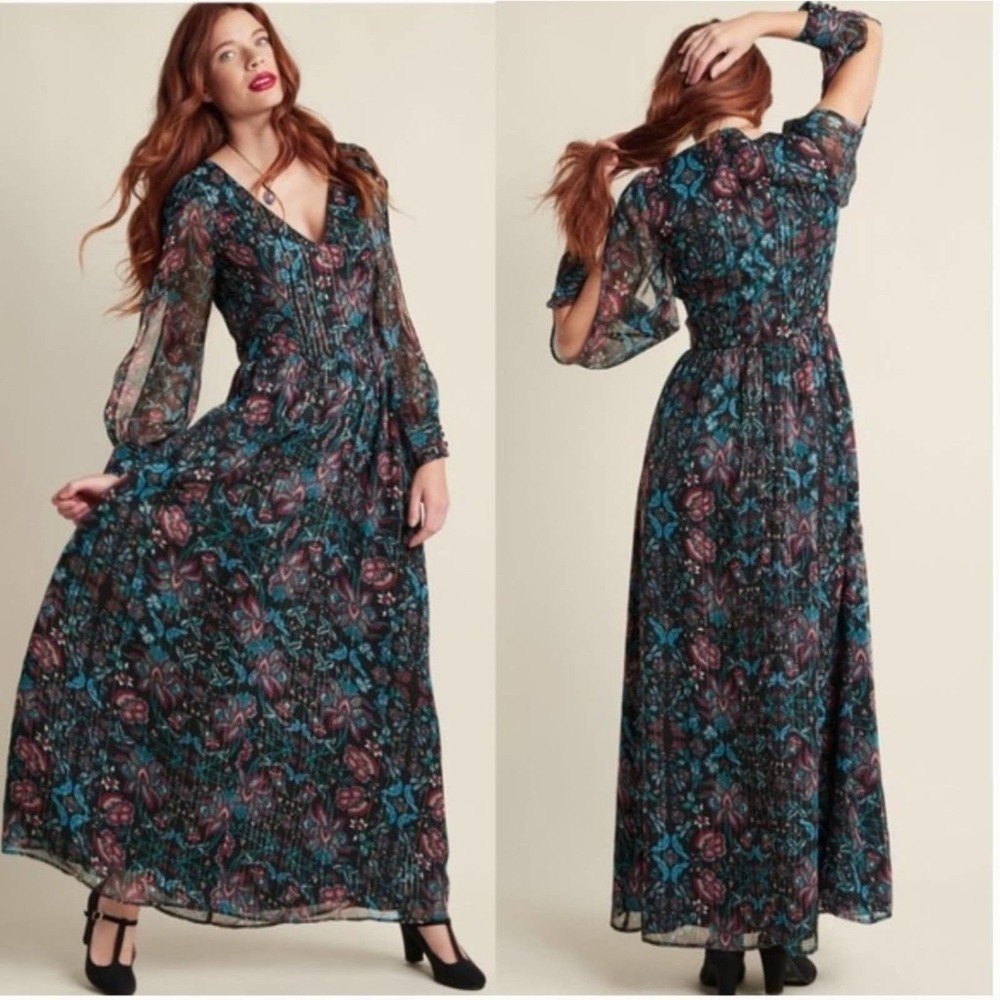 MODCLOTH Loop, Twirl, and Arch Maxi Dress
